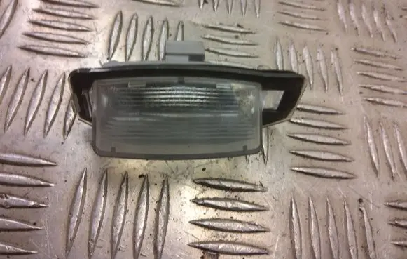 Mitsubishi Outlander Number plate light 1141283