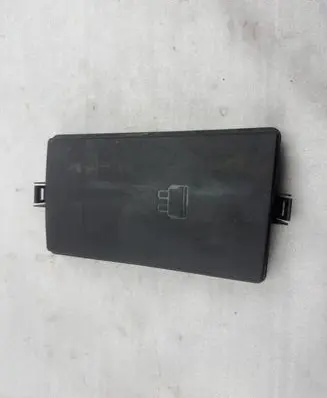 Volkswagen Tiguan Fuse box cover 5Q0937132B 5Q0937132