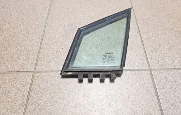 Toyota Corolla Verso E121 Front door vent window glass four-door 682160F010