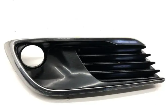 Toyota Auris E180 Front bumper lower grill 5204002210