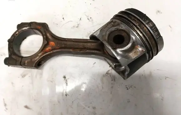 Toyota RAV 4 (XA30) Piston with connecting rod 