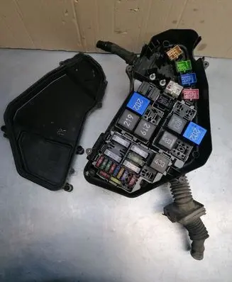 Volkswagen Touareg I Fuse module 7L0937576