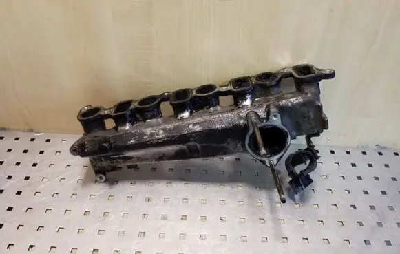 Toyota Land Cruiser (J120) Intake manifold