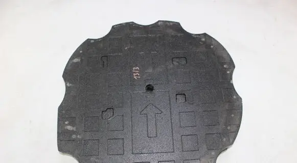 BMW 5 E60 E61 Spare wheel section trim 6916988 6916989 52758211