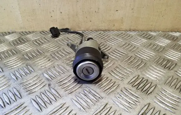 Audi 100 S4 C4 Tailgate exterior lock 