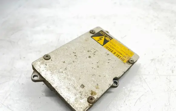 Mercedes-Benz E W211 Headlight ballast module Xenon 5DV00829000