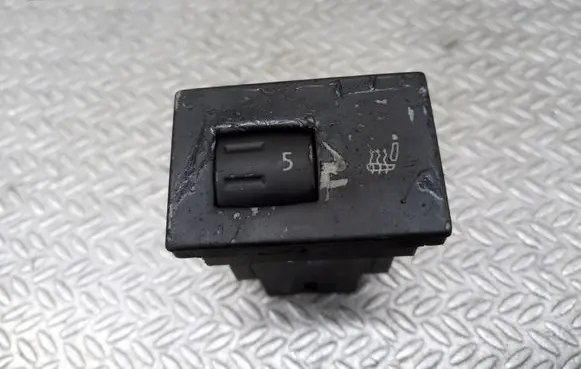 Volkswagen Touareg I Seat heating switch