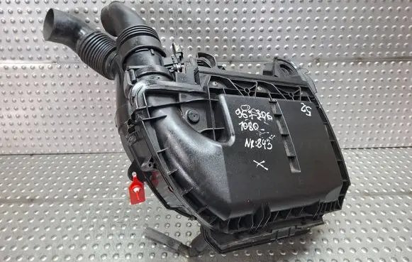 Peugeot 208 I Air filter box S26338843 9673061080