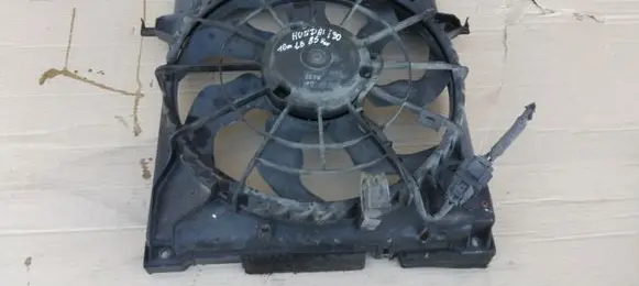 Hyundai i30 Radiator cooling fan shroud