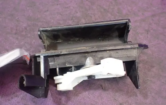 Toyota Corolla E120 E130 Tailgate/boot open switch button 