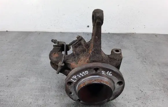 Front wheel hub spindle knuckle