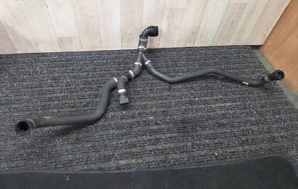 BMW 3 F30 F35 F31 Engine coolant pipe/hose 8616133 17128616133