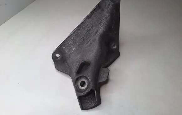BMW 7 E65 E66 Engine mounting bracket 6770005 13807410