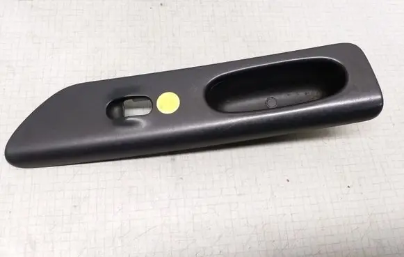 Renault Laguna I Front door window switch trim 7701699604 770417094