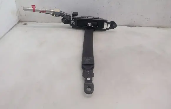 Volvo V70 Front seatbelt 6075637R0A