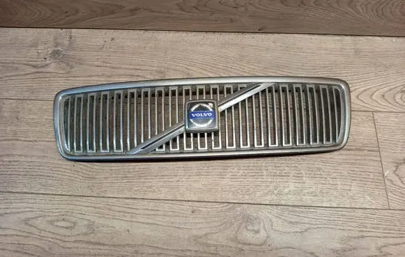 Volvo C70 Front grill 9190776