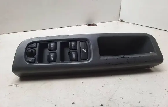Volvo V50 Electric window control switch 8679474
