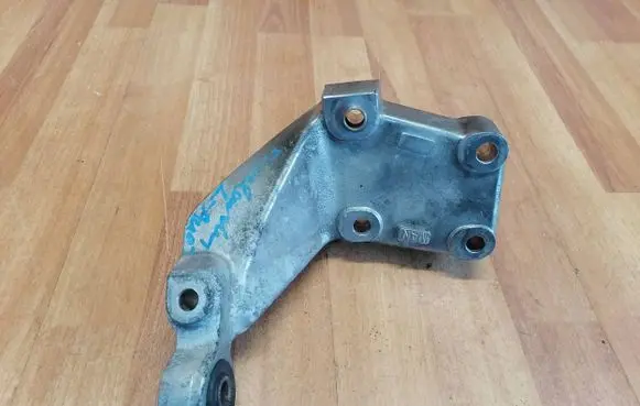Land Rover Freelander Engine mount bracket KKU107900 1H5Z5086HA