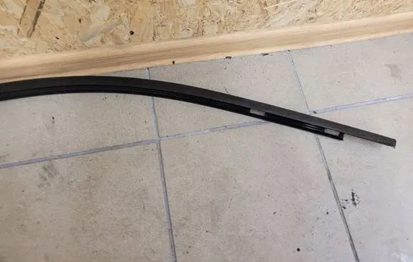 BMW X5 E53 Front door glass trim molding