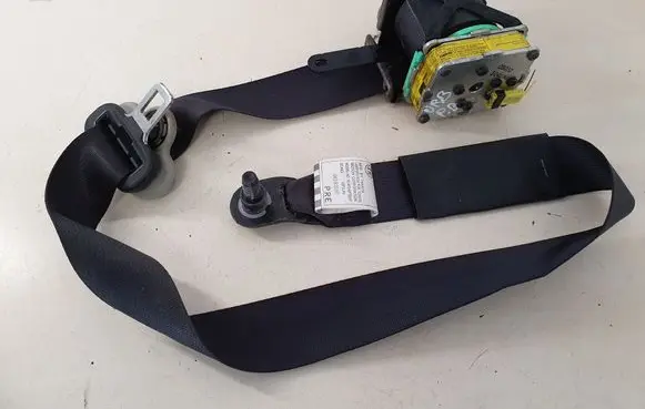 Toyota Urban Cruiser (XP110) Front seatbelt