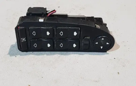 BMW 5 E39 Electric window control switch 8368966