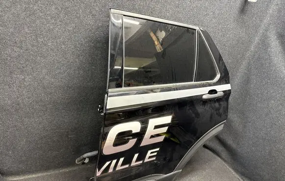 Ford Explorer VI Rear door 7725