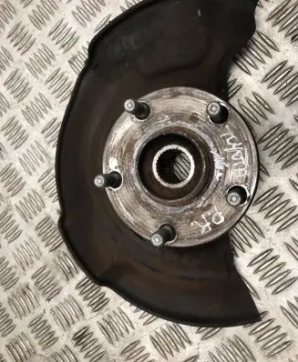 Toyota Avensis T270 Front wheel hub