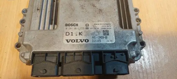 Volvo V50 Engine control unit/module ECU 0281011775 31211076 4N51-12A650-BB