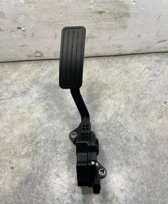 Subaru Outback Accelerator throttle pedal 36010AG140 11M30C00530