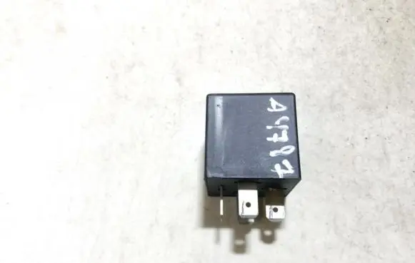 Volkswagen Golf III Other relay 191955529