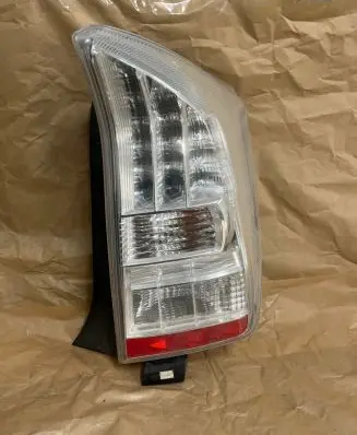 Toyota Prius (XW30) Rear/tail lights P8007