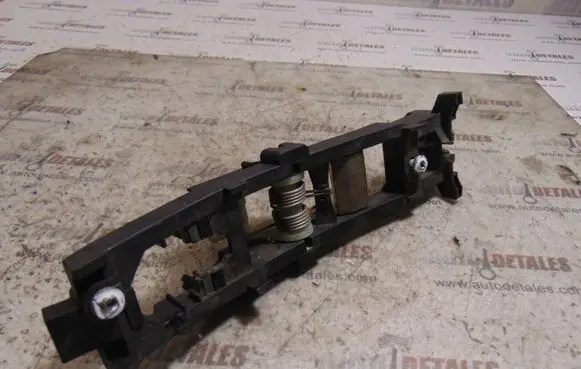 Rear door exterior handle/bracket