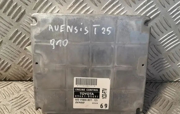 Toyota Avensis T250 Engine control unit/module 8966105691