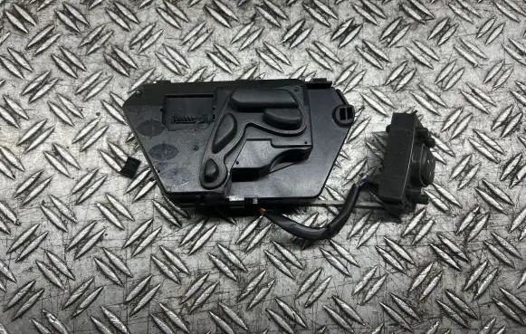 Mercedes-Benz S W220 Seat control module 2208218851