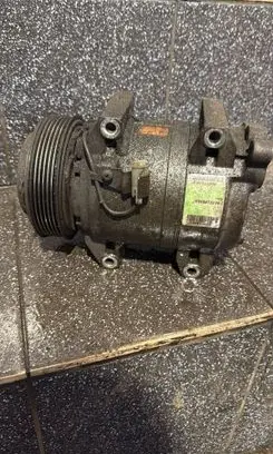 Volvo V70 Air conditioning (A/C) compressor (pump) P30761388