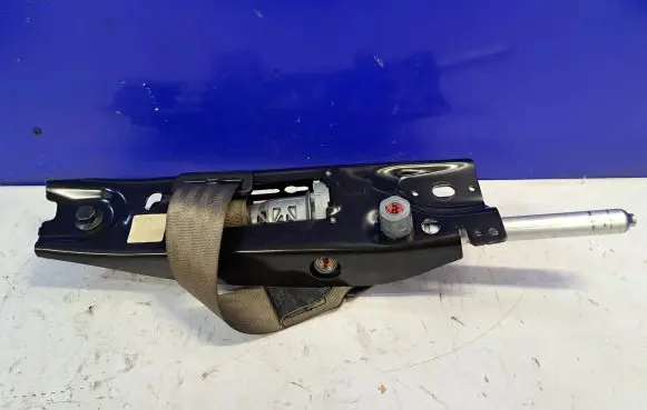 Volvo S80 Front seatbelt 39817384