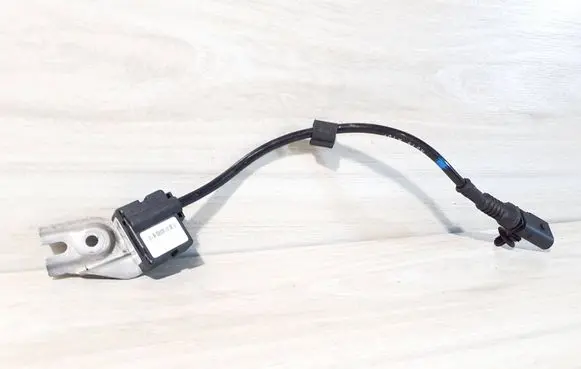 Volkswagen Touareg I ABS wheel speed sensor 7L0907673C