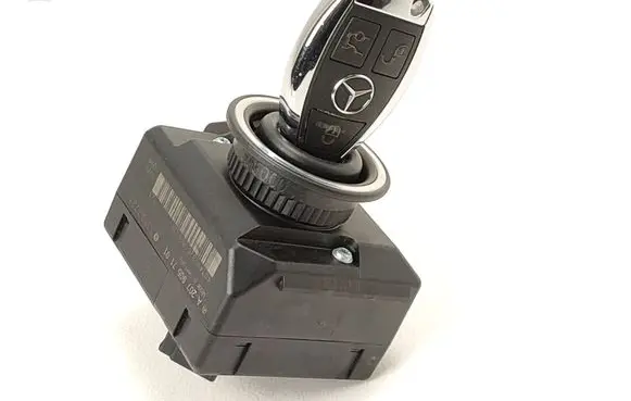 Mercedes-Benz E C207 W207 Ignition lock A2079057101 20260302HCR1022 2079057101