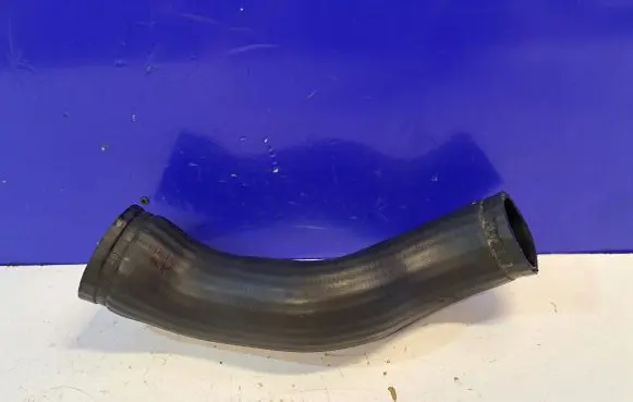 Volvo V70 Intercooler hose/pipe 30680218