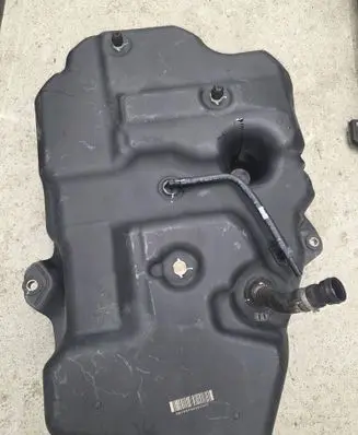 Mercedes-Benz GL X166 AdBlue liquid reservoir A1664704801 1026894
