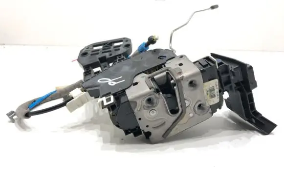 Mercedes-Benz CLA C117 X117 W117 Front door lock A0997202201