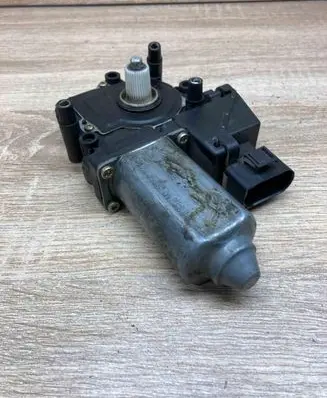 Audi A3 S3 8L Front door window regulator motor 0536001401