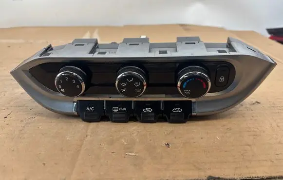 KIA Rio Climate control unit 972501W930 1304050923