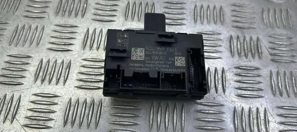 Volkswagen Golf VII Door control unit/module 5Q4959392E