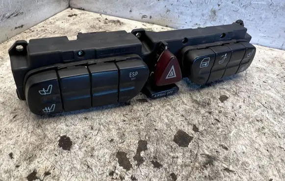 Mercedes-Benz C W203 Seat heating switch 2038208110
