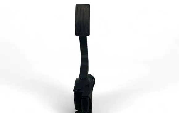 Accelerator throttle pedal