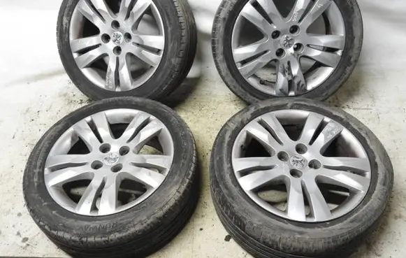 Peugeot 5008 R17 alloy rim 9685737280