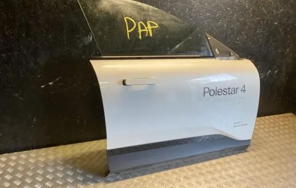 Polestar 4 Front door