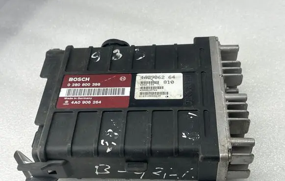 Audi 80 90 S2 B4 Engine control unit/module 0280800398 4A0906264