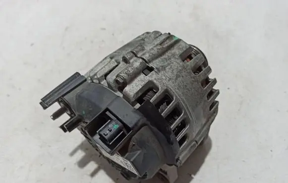 Renault Megane IV Generator/alternator 231006293R